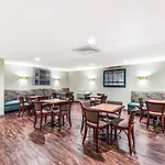 Red Carpet Inn & Suites